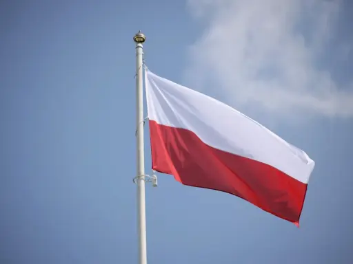 Biało-czerwona flaga Polski: Skąd się wzięły te barwy i co oznaczają?