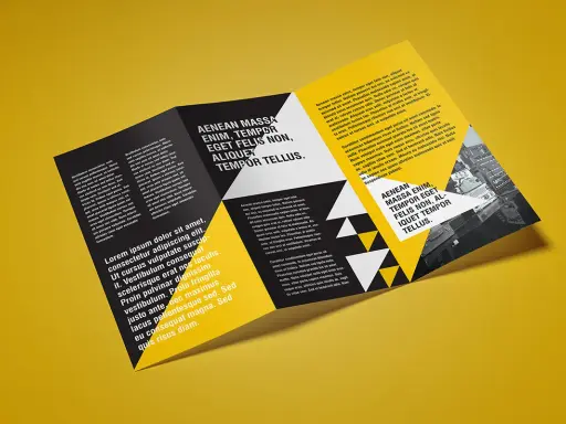 Ulotka mockup z tekstem i geometrycznymi wzorami. Projekt graficzny na żółtym tle.