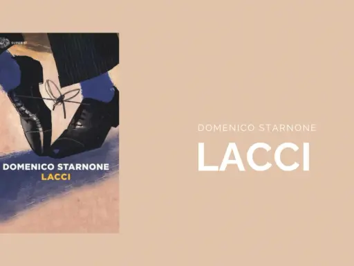 Primo piano di scarpe eleganti allacciate, simbolo di una famiglia per bene. Titolo "LACCI" di Domenico Starnone.