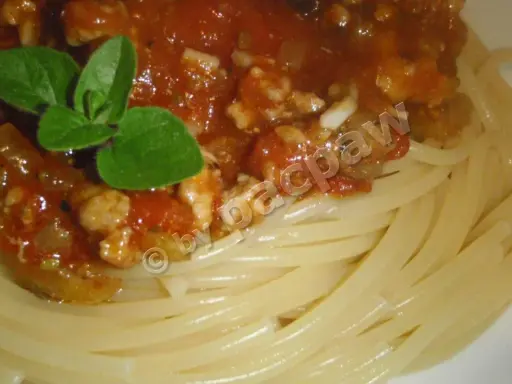 Idealne Spaghetti Bolognese z Selerem Naciowym? Poznaj Sekret!