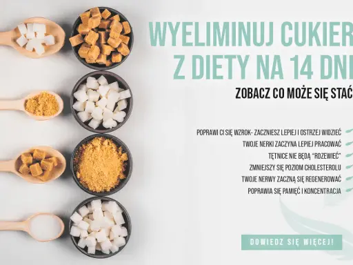 Łyżki z różnymi rodzajami cukru: białym, brązowym i trzcinowym, obok miseczki z cukrem.