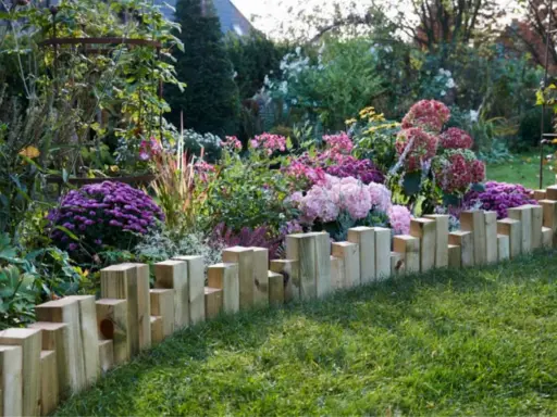 Palisada ogrodowa DIY: Zbuduj ją sam krok po kroku i oszczędź!