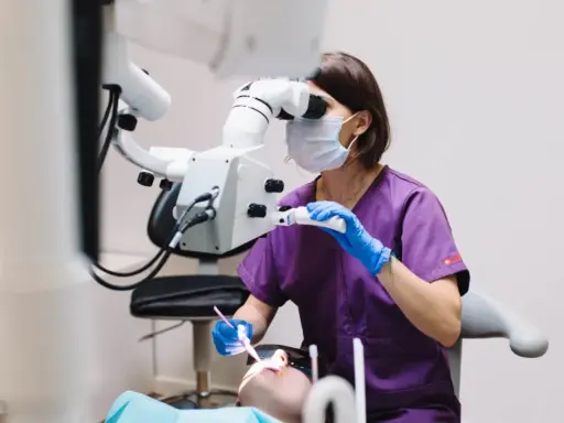 Jak zostać dentystą w Polsce? Twój przewodnik po studiach i karierze