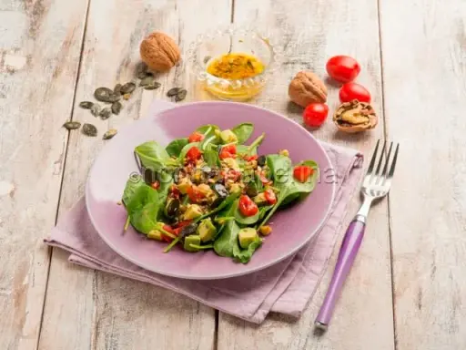 Insalata di Avocado Perfetta: Ricetta Facile, Veloce e Salutare