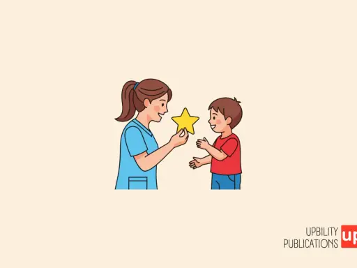 Una donna in camice blu premia un bambino con una stella gialla, un esempio di regolazione emotiva per bambini.