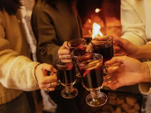 Wino bezalkoholowe: jak powstaje i czy smakuje jak prawdziwe?