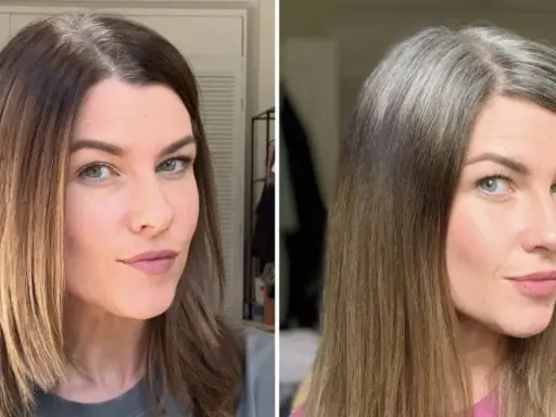 Frau lässt graue Haare rauswachsen. Links: Ansatz gefärbt, rechts: natürlicher grauer Ansatz.