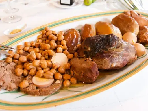 Gastronomía de Madrid: Platos tradicionales que no te puedes perder