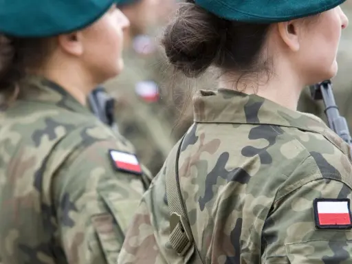 DZSW: Jak działa? Zarobki 6000 zł, benefity, kariera