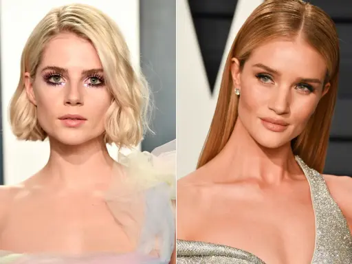 Dwie kobiety z modnymi blond włosami: jedna z krótką, falowaną fryzurą i błyszczącym makijażem, druga z długimi, prostymi włosami.
