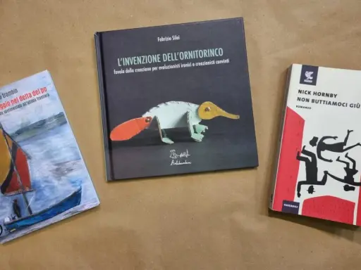 I libri del mese: "Viaggio nel delta del Po", "L'invenzione dell'ornitorinco" e "Non butiamoci giù".