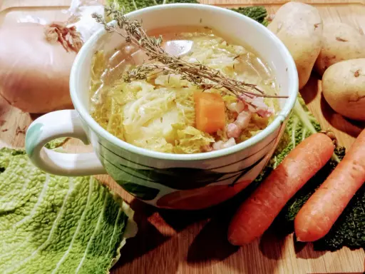 Soupe aux choux pour maigrir du ventre : mythe ou réalité ?