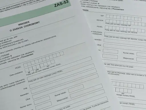 Zasiłek chorobowy po ustaniu zatrudnienia: ZUS zapłaci? Sprawdź warunki.