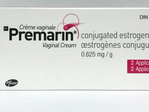 Opakowanie maści z estrogenem Premarin, krem dopochwowy 0.625 mg/g, 30 g. Zawiera 2 aplikatory.