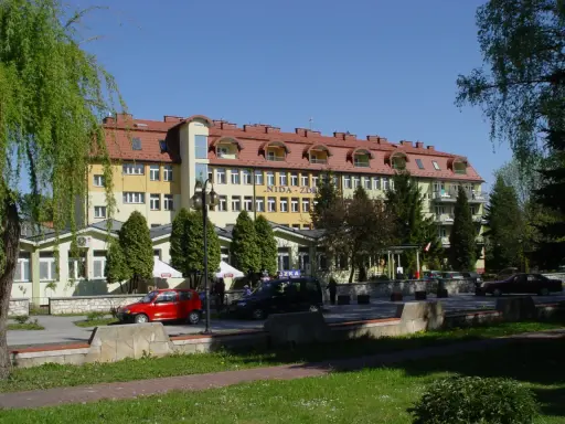 Sanatorium Nida Busko-Zdrój zaprasza na turnusy rehabilitacyjne. Sprawdź cennik i zarezerwuj pobyt.
