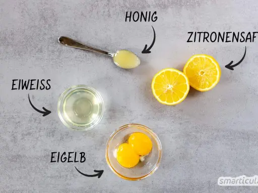 Zutaten für eine Haarkur selber machen: Eiweiß, Eigelb, Honig und Zitronensaft sind bereit.