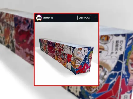 Długi rząd mangi "One Piece" w japońskim wydaniu, być może największa książka na świecie, z kolorowymi ilustracjami postaci.