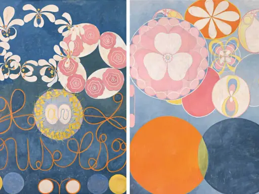 Två målningar av Hilma af Klint, "De tio stora" serien. Abstrakt konst med cirklar, blommor och symboler i blått, rosa, orange och gult.