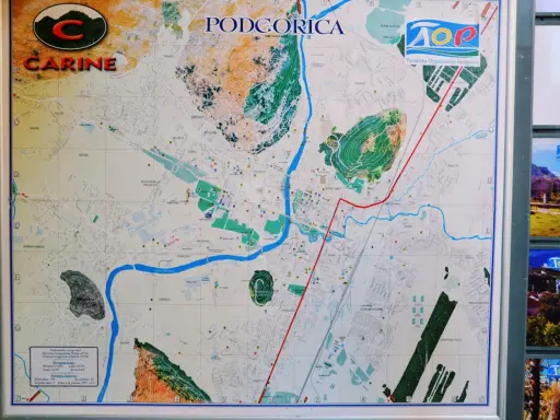Mapa Podgoricy z zaznaczonymi atrakcjami. Plan miasta pomoże Ci zaplanować, co zobaczyć w Podgoricy, odkrywając jej zakątki.
