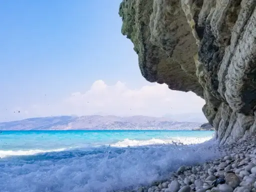 Albania: Gdzie jechać? Najpiękniejsze miejsca, plaże i góry