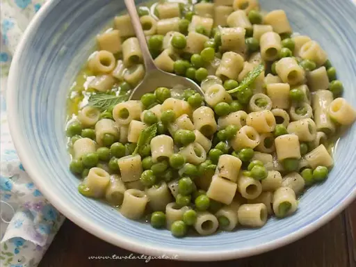 Pasta e Piselli: Ricetta Cremosa e Segreti per un Piatto Perfetto