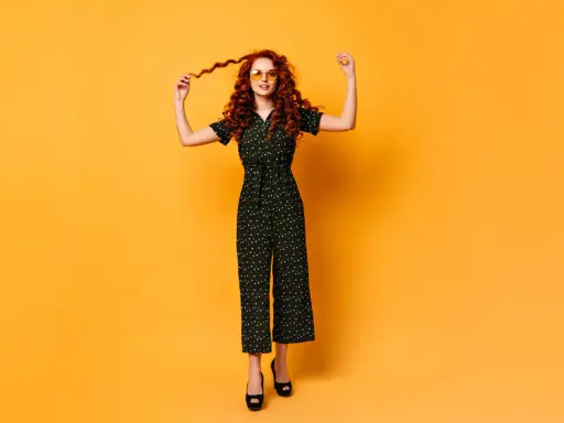 Jakie buty do letniego kombinezonu? Stylizacje na każdą okazję!