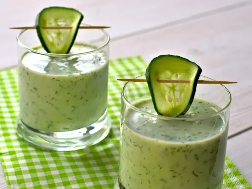 Soupe froide concombre: votre recette fraîcheur en 10 min