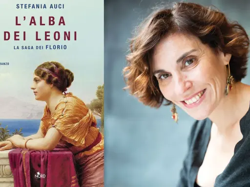 Stefania Auci, autrice del nuovo libro "L'Alba dei Leoni", sorride in primo piano accanto alla copertina del suo romanzo.
