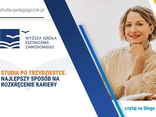 Uśmiechnięta kobieta z książkami, idealna do promocji przygotowania pedagogicznego online. Studia po trzydziestce to szansa na rozwój.