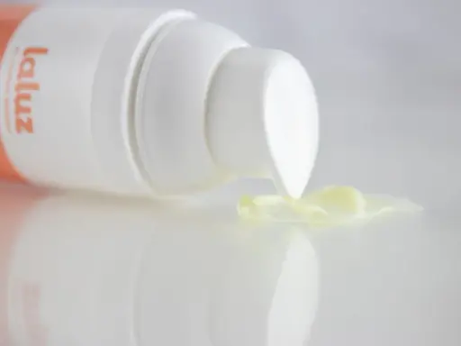 Crema de retinol puro de La Luz, ideal para aprender como aplicar retinol y mejorar tu piel.