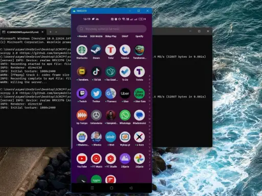 Jak nagrać ekran Android? Widok ekranu telefonu z aplikacjami i okno konsoli z informacjami o nagrywaniu.