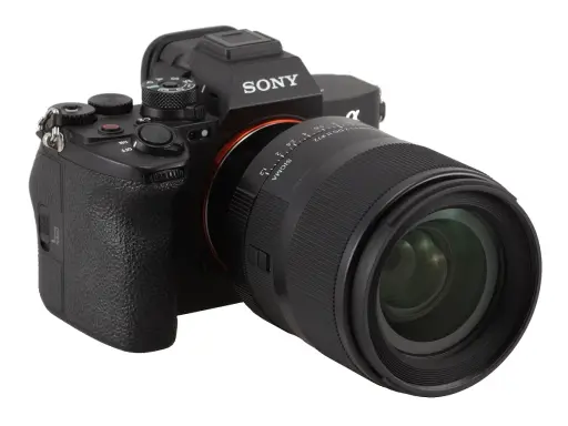Sony Alpha z obiektywem Sigma 1.4/35mm DG DN Art. Idealny do testów sigma.