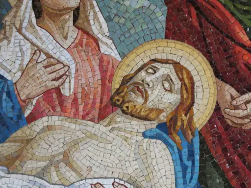 Mozaika przedstawia opłakiwanie Chrystusa. Postacie w żałobie, jak w psalm 32, szukają pocieszenia w bólu.