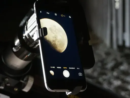 Jak zrobić zdjęcie Księżyca iPhonem? Odkryj sekrety!