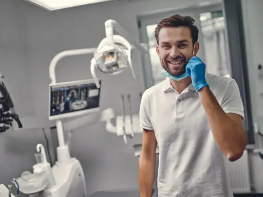 Ile trwa wizyta u dentysty? Sprawdź czasy zabiegów i zaplanuj!