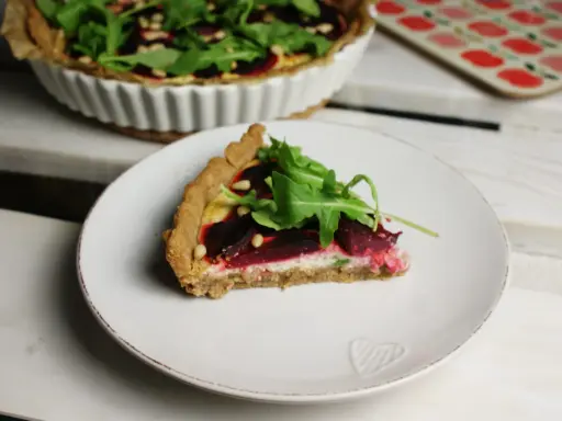 Tarta z burakiem i kozim serem: przepis, który zawsze wychodzi