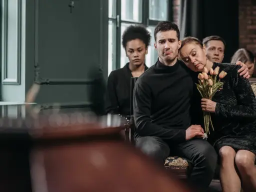 Jak ubrać się na zimowy pogrzeb? Elegancja i ciepło w trudnych chwilach