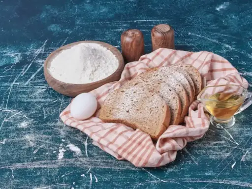 Ingrédients pour une brioche moelleuse : farine, œuf, miel et pain tranché. Quelle farine pour brioche ?