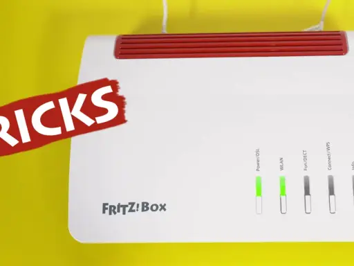 FRITZ!Box mit roten "TRICKS"-Aufkleber. Nützliche FRITZ!Box Tipps für dein Heimnetzwerk.