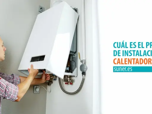 Técnico instala un calentador estanco. ¿Se puede instalar un calentador estanco en el exterior? Descubre el precio en suner.es.