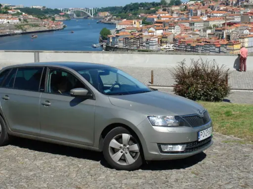 Pojemność baku Skoda Rapid: 55 litrów? Sprawdź zasięg i wyjątki