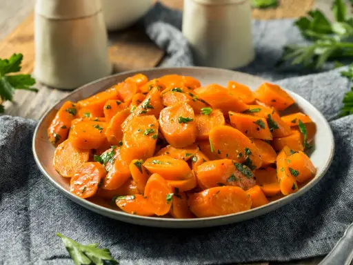 Insalata di Carote: Ricette Facili, Benefici e Varianti Creative