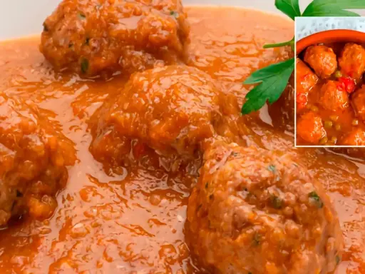 Albóndigas en salsa de la abuela, un plato casero lleno de sabor.