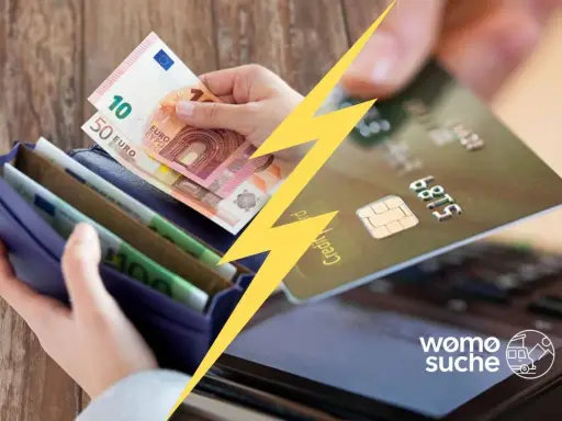 Euro-Scheine in einer Brieftasche und eine Kreditkarte werden gezeigt. Ja, kann man in Spanien mit Euro bezahlen.