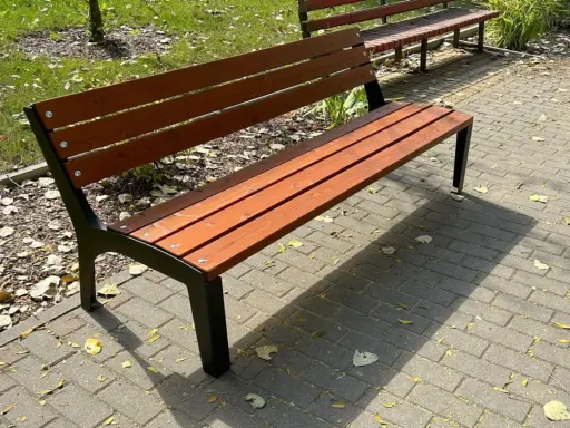 Drewniana ławka ogrodowa, idealna do relaksu. Proste wykonanie, jak zrobić ławkę ogrodową krok po kroku.