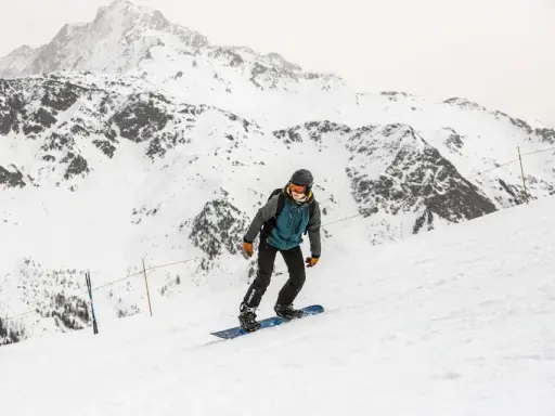 Ile kalorii spala snowboard? Poznaj liczby i zmaksymalizuj efekty!