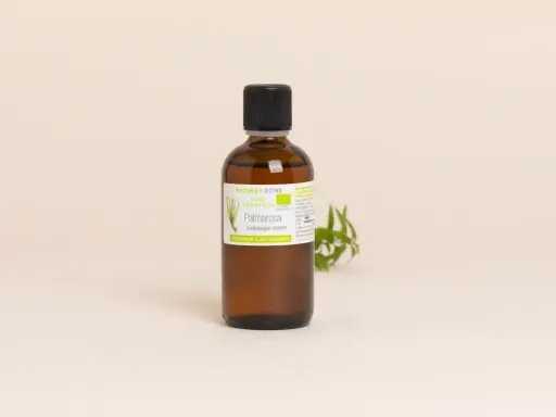 Flacon d'huile essentielle de Palmarosa bio. Bien que ses bienfaits soient nombreux, il faut connaître le danger potentiel de l'huile essentielle Palmarosa et l'utiliser avec précaution.
