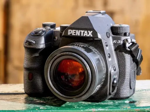 Pentax K-r w 2026: Czy ta lustrzanka ma jeszcze sens? Poradnik.