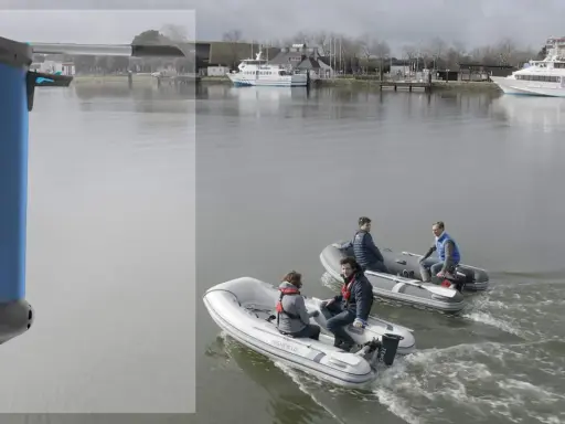 Un moteur TEMO, idéal pour les sorties en bateau. Avis positifs sur sa performance et son silence.