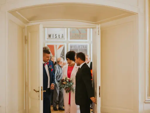Dworek Białoprądnicki: Ślub cywilny krok po kroku koszty i porady